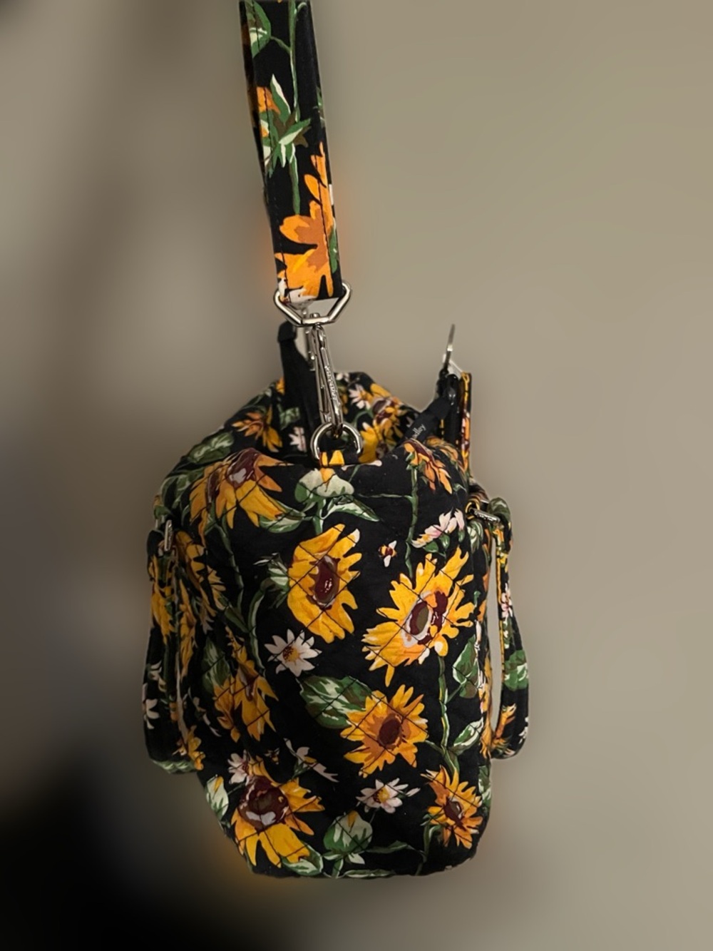 Vera Bradley Black Sunflower Quilted Crossbody with Card Holder-Retired Pattern🌻 - Picture 9 of 9